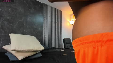 Snapshot of bryxxxon1 chatting on 12-19-24, 02:13 Bryxon online show from 12-19-24, 02:13