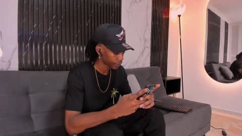 Snapshot of bryxxxon1 chatting on 12-28-24, 03:26 Bryxon online show from 12-28-24, 03:26