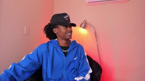 Snapshot of bryxxxon1 chatting on 02-25-25, 02:00 Bryxon online show from 02-25-25, 02:00