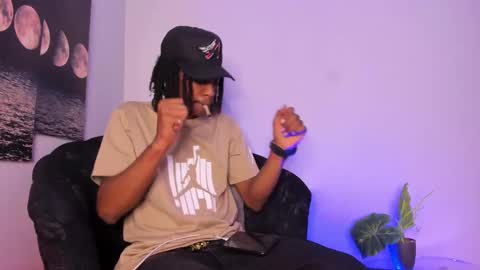 Snapshot of bryxxxon1 chatting on 09-28-25, 04:56 Bryxon online show from 09-28-25, 04:56