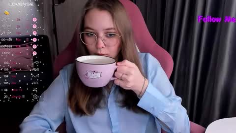 Snapshot of bubble_bunny chatting on 12-21-25, 11:34 Ruby online show from 12-21-25, 11:34