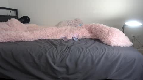 Snapshot of bubble_girl_lo chatting on 04-30-26, 04:30 Queen Lola XXX online show from 04-30-26, 04:30