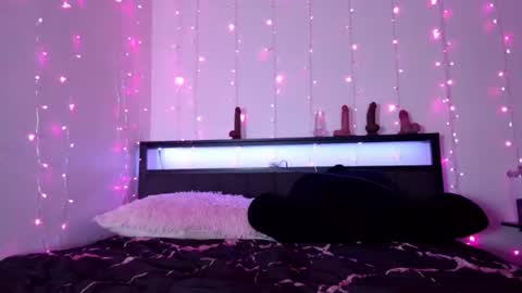 Snapshot of bubble_girl_lo chatting on 07-27-26, 05:58 Queen Lola XXX online show from 07-27-26, 05:58