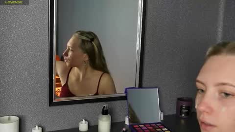 Snapshot of bubblebbb chatting on 10-31-25, 04:57 Sabrina online show from 10-31-25, 04:57