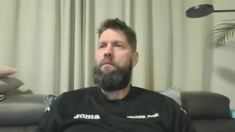 Snapshot of bubblebee1982 chatting on 12-20-24, 07:17 bubblebee1982 online show from 12-20-24, 07:17