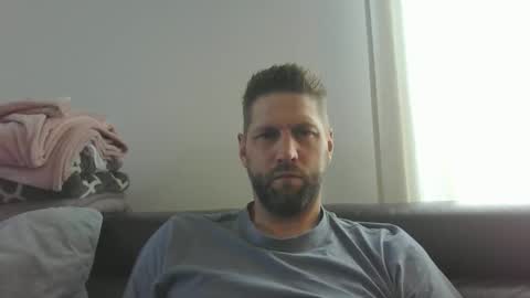 Snapshot of bubblebee1982 chatting on 09-12-25, 01:22 bubblebee1982 online show from 09-12-25, 01:22