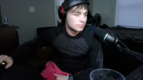 BubblebuttBdn online show from 12-21-25, 11:12