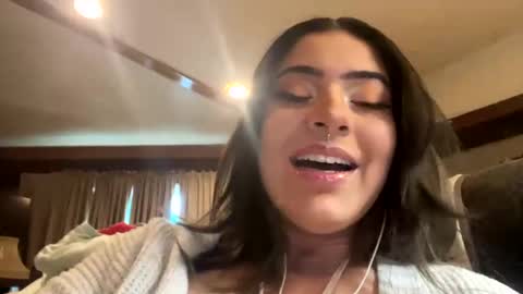 Snapshot of bubbles_blowss chatting on 01-08-25, 10:58 KALLIE online show from 01-08-25, 10:58