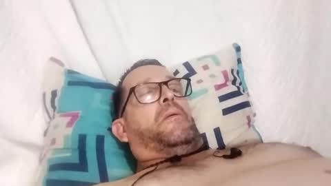 Snapshot of buchs32 chatting on 10-27-25, 03:32 buchs32 online show from 10-27-25, 03:32