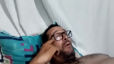 Snapshot of buchs32 chatting on 11-04-25, 12:43 buchs32 online show from 11-04-25, 12:43