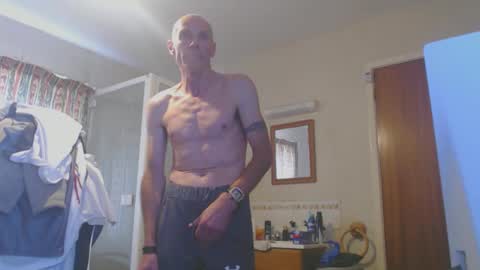 Snapshot of buck70 chatting on 10-12-25, 02:27 buck70 online show from 10-12-25, 02:27