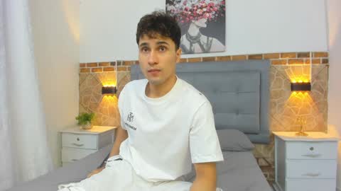 Snapshot of buddy_whitte chatting on 01-15-25, 02:46 Buddy Whitte online show from 01-15-25, 02:46