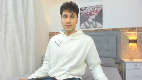 Snapshot of buddy_whitte chatting on 01-20-25, 11:35 Buddy Whitte online show from 01-20-25, 11:35