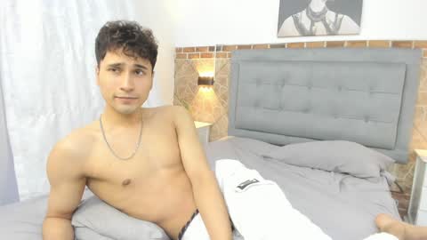 Snapshot of buddy_whitte chatting on 01-22-25, 03:07 Buddy Whitte online show from 01-22-25, 03:07