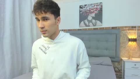 Snapshot of buddy_whitte chatting on 01-23-25, 11:15 Buddy Whitte online show from 01-23-25, 11:15