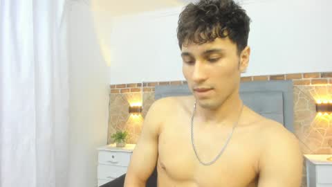 Snapshot of buddy_whitte chatting on 01-29-25, 05:35 Buddy Whitte online show from 01-29-25, 05:35