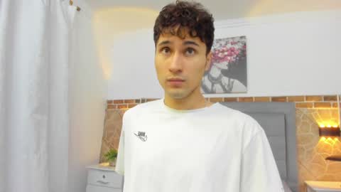 Snapshot of buddy_whitte chatting on 02-02-25, 11:19 Buddy Whitte online show from 02-02-25, 11:19