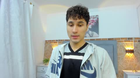 Snapshot of buddy_whitte chatting on 02-03-25, 11:20 Buddy Whitte online show from 02-03-25, 11:20