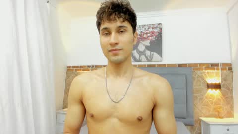 Snapshot of buddy_whitte chatting on 02-05-25, 02:37 Buddy Whitte online show from 02-05-25, 02:37