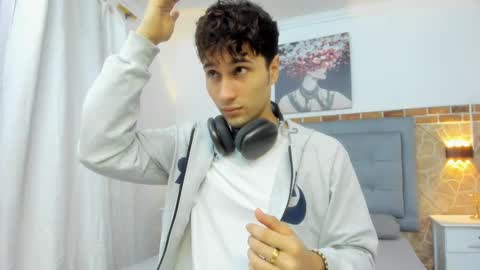 Snapshot of buddy_whitte chatting on 02-10-25, 11:25 Buddy Whitte online show from 02-10-25, 11:25