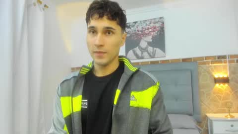 Snapshot of buddy_whitte chatting on 02-16-25, 11:27 Buddy Whitte online show from 02-16-25, 11:27