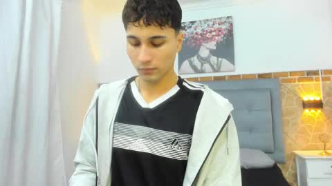 Snapshot of buddy_whitte chatting on 02-17-25, 11:23 Buddy Whitte online show from 02-17-25, 11:23