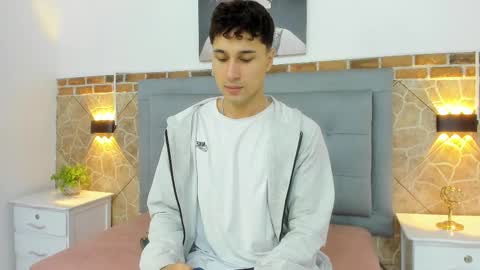 Snapshot of buddy_whitte chatting on 02-20-25, 11:20 Buddy Whitte online show from 02-20-25, 11:20