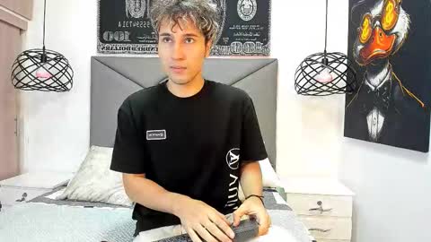 Snapshot of buddy_whitte chatting on 10-29-25, 11:45 Buddy Whitte online show from 10-29-25, 11:45