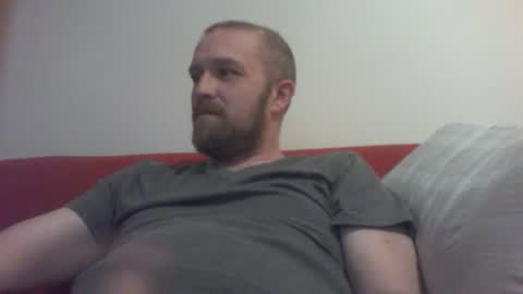 Snapshot of budgie1095 chatting on 01-06-25, 06:10 budgie1095 online show from 01-06-25, 06:10