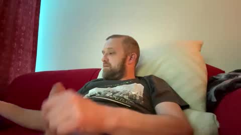 Snapshot of budgie1095 chatting on 01-16-25, 10:02 budgie1095 online show from 01-16-25, 10:02