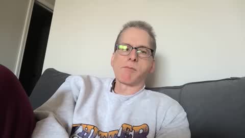 Snapshot of budman004 chatting on 04-11-26, 06:23 budman004 online show from 04-11-26, 06:23