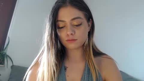 Snapshot of buffyextasy chatting on 03-12-25, 10:48 Buffy online show from 03-12-25, 10:48