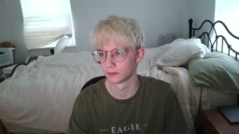 Snapshot of bugboy08 chatting on 06-28-26, 10:05 bugboy08 online show from 06-28-26, 10:05