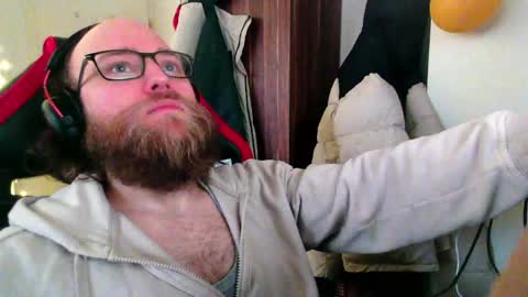 Snapshot of buhalteris chatting on 05-18-26, 07:47 Lukas online show from 05-18-26, 07:47