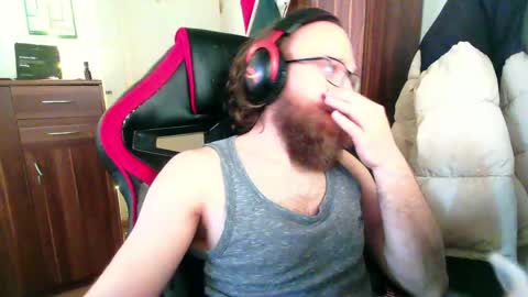 Snapshot of buhalteris chatting on 05-24-26, 07:46 Lukas online show from 05-24-26, 07:46