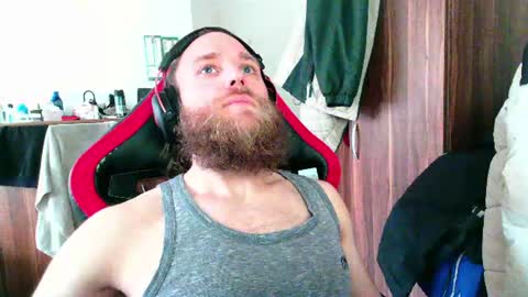 Snapshot of buhalteris chatting on 06-13-26, 03:32 Lukas online show from 06-13-26, 03:32