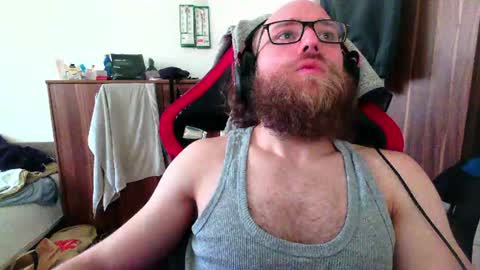 Snapshot of buhalteris chatting on 06-18-26, 09:36 Lukas online show from 06-18-26, 09:36