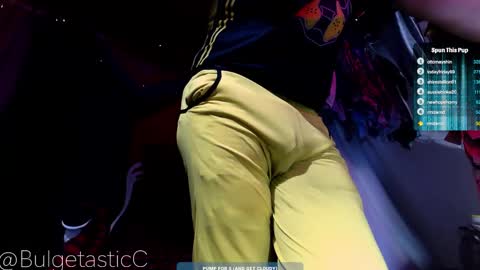 Snapshot of bulgetasticc chatting on 10-12-25, 08:30 BulgetasticC online show from 10-12-25, 08:30