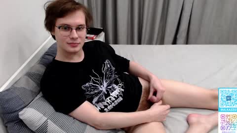 Snapshot of bulkazziz chatting on 01-19-25, 04:01 Chris online show from 01-19-25, 04:01