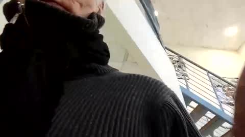 Snapshot of bulkyboners chatting on 01-19-25, 09:33 ejaculation for 250 online show from 01-19-25, 09:33