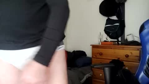 Snapshot of bulkyboners chatting on 09-28-25, 09:31 ejaculation for 250 online show from 09-28-25, 09:31