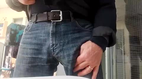 Snapshot of bulkyboners chatting on 10-26-25, 09:26 ejaculation for 250 online show from 10-26-25, 09:26