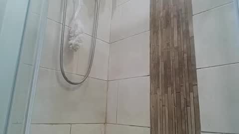 Snapshot of bulkyboners chatting on 12-01-25, 02:11 ejaculation for 250 online show from 12-01-25, 02:11