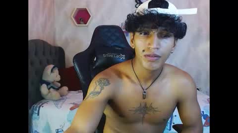 bull_cam online show from 10-31-25, 04:41