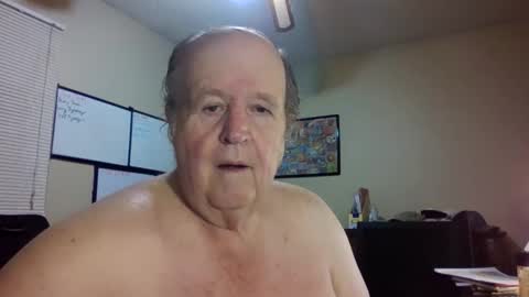 bullfrogg5050 online show from 10-31-25, 01:01