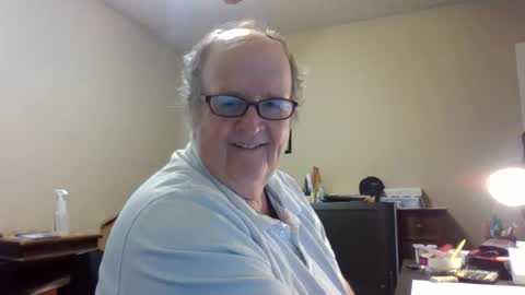 Snapshot of bullfrogg5050 chatting on 06-15-26, 04:42 bullfrogg5050 online show from 06-15-26, 04:42