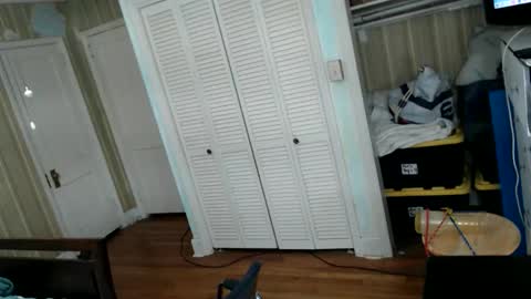 Snapshot of bullmusclejoe chatting on 11-29-25, 09:51 BullMuscleJoe online show from 11-29-25, 09:51