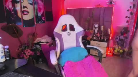 Snapshot of bulmasweetyose chatting on 04-18-26, 07:07 bulmasweetyose mommy submissive control milf lovense online show from 04-18-26, 07:07