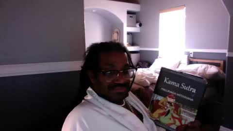 Snapshot of bungalowentertainment chatting on 10-19-25, 07:58 Bungalow Entertainment online show from 10-19-25, 07:58