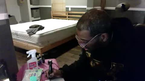 Snapshot of bungalowentertainment chatting on 11-13-25, 06:56 Bungalow Entertainment online show from 11-13-25, 06:56